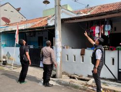 Balon Udara Tersangkut Tiang Listrik di Pekalongan, Polisi Turun Tangan
