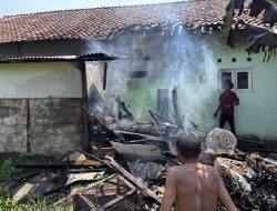 Rumah Warga di Karanganyar Pekalongan Terbakar, Kerugian Ditaksir Rp. 15 Juta