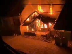SI JAGO MERAH MENGAMUK, SATU RUMAH WARGA HANGUS TERBAKAR DI KAMPUNG CIKUNING, SUKAMAJU