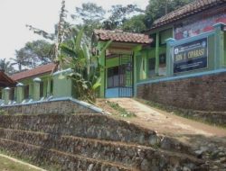 Diduga Langgar Aturan, Pekerja Proyek di SDN 1 Ciparasi Tak Gunakan APD