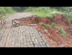 Jalan Kampung Cibatu Amblas Akibat Longsor, Warga Minta Perhatian Serius dari Pemerintah