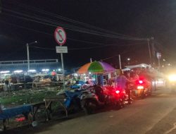 Meja Terlalu Kecil di Pasar Baru Semi Tanjong Pedagang pindah Ke Jalan Raya, Macet Menjadi Momok