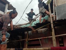 Angin Kencang disertai Hujan Deras Robohkan rumah warga di Kelurahan MC-Barat.Lebak Banten