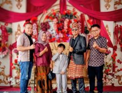 Semarak Hiburan Warnai Resepsi Khitanan Putra Ke Empat Pasangan Yanto Dakota dan Yurike di Dusun Kenyain