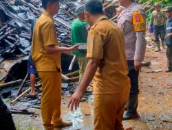 Cuaca Ekstrem Sebabkan Rumah Roboh, Polsek Maja Lakukan Pengecekan dan Evakuasi