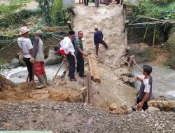Jembatan Penghubung Desa Cirompan–Sindang Laya Amblas Diterjang Hujan Deras