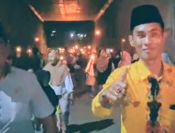 Ramadhan Bukan Seremonial Camat Bakauheni Ajak Warga Bersihkan Hati Dan Perkuat Iman Di Pawai Obor Kelawi