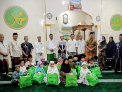 ‎Air Mata Haru Di Masjid Al-Hafidz: Santunan Anak Yatim Way Apus Jadi Pengingat Keras Makna Ramadhan