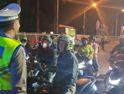 ‎Polisi Kawal Pemudik Motor dari Bakauheni Menuju Bandar Lampung