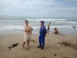 ‎Polisi Imbau Wisatawan Waspada Arus Laut Saat Libur Lebaran di Pantai Lampung Selatan ‎