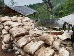 Diduga Gunakan Sianida Dan Merkuri, Tong Pengolahan Emas Di Waluran Jadi Sorotan