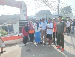 Jumsih RW 08 Kampung Kaum Lebak: Warga, Babinsa, Dan Pemerintah Bersihkan Lingkungan, Pantau Saluran Drainase