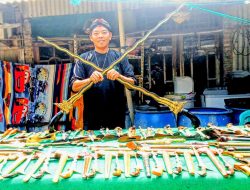 Jamasan Keris Pusaka Leluhur Digelar di Kediaman Subagio, Warga Muara Piluk Lestarikan Tradisi Muharam