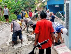 ‎Kekompakan Warga Way Apus Patut Dicontoh, RK 013 dan RK 015 Gotong Royong Cor Jalan Menuju TPU
