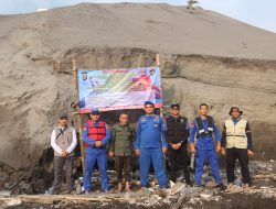Speedboat Wisatawan Mendadak Balik Arah! Ada Apa Saat Patroli Polisi-BKSDA di Krakatau