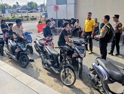 Bikin Resah Warga! Balap Liar di Depan GOR Way Handak Dibubarkan Polisi, 8 Motor Diamankan!